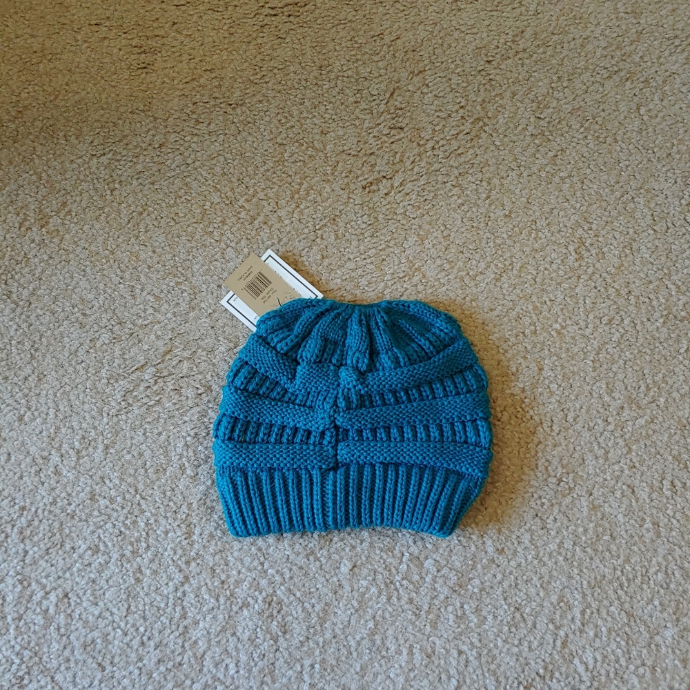 CC Beanie - Picture 3 of 4